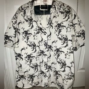 Men’s black and white print short sleeve button down shirt size XL